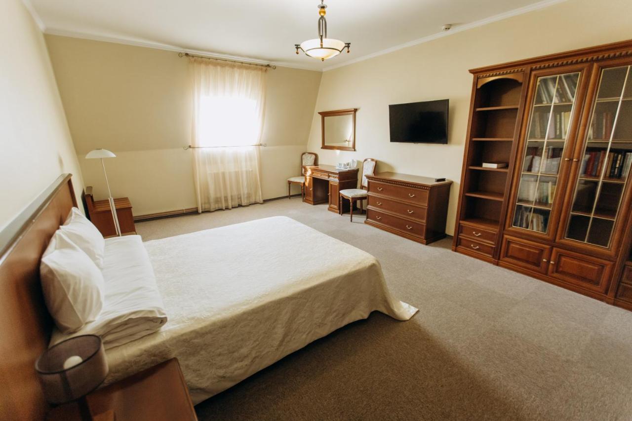 Stanislaviv Hotel Ivano-Frankivszk Kültér fotó