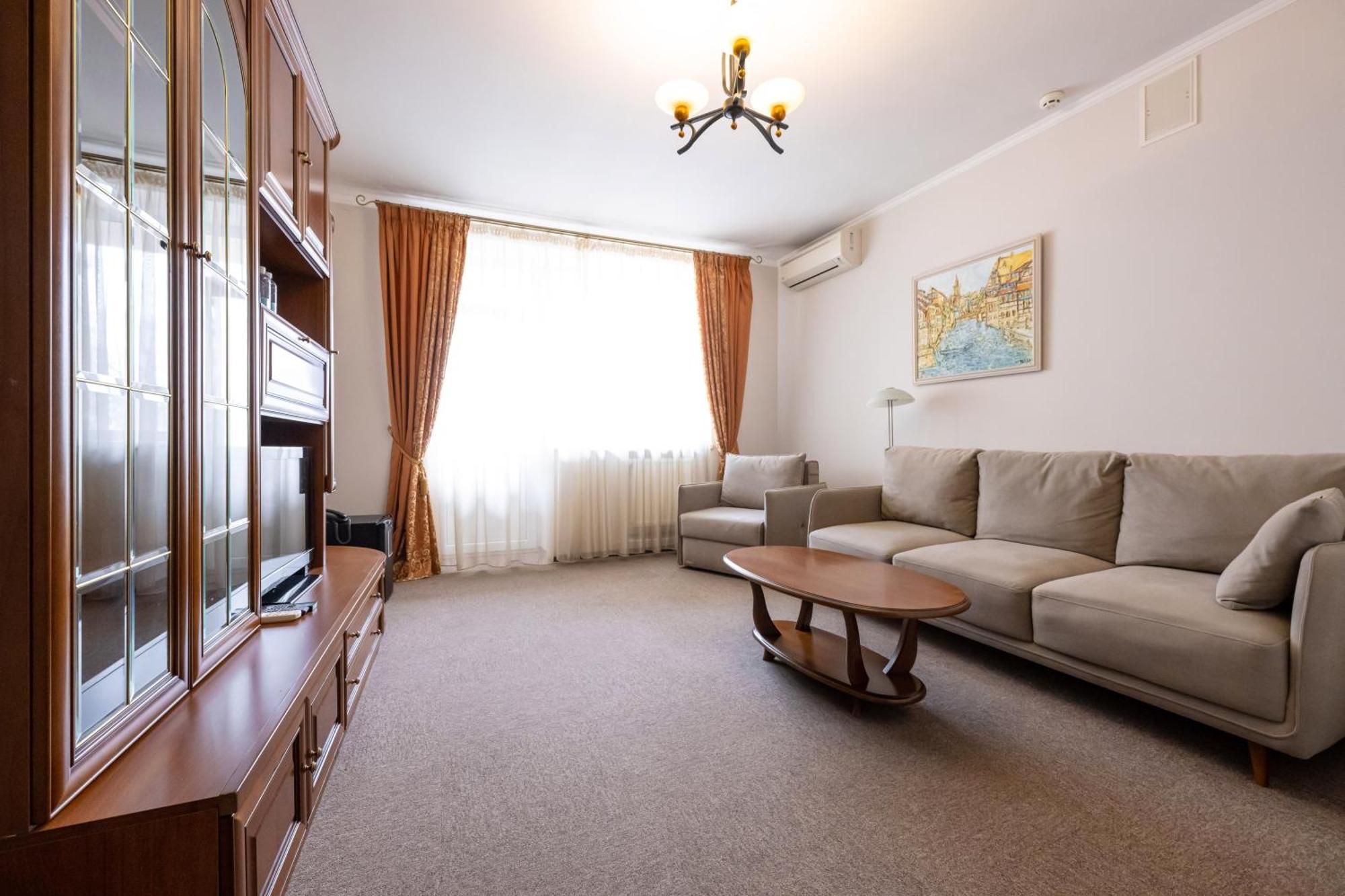 Stanislaviv Hotel Ivano-Frankivszk Kültér fotó