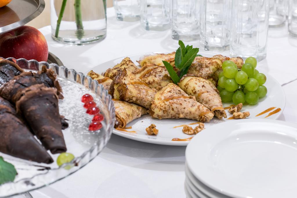 Stanislaviv Hotel Ivano-Frankivszk Kültér fotó